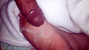wanna blast jizz all over these oiled feet