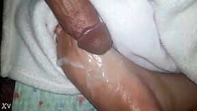 wanna blast jizz all over these oiled feet