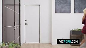 Scarlett Sage And Carlita Ray In Swingers Foursome With Deepthroat Blowjobs