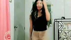 TikTok girls shake their asses in sexy teasing videos