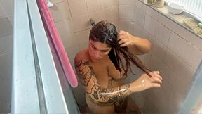 Hidden cam catches sexy bath ass pussy wet shave