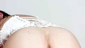 God, my Colombian stepmom's giant cameltoe pussy lips drip in leggings for me