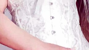 God, my Colombian stepmom's giant cameltoe pussy lips drip in leggings for me