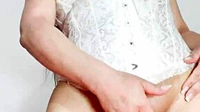 God, my Colombian stepmom's giant cameltoe pussy lips drip in leggings for me