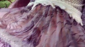 plump hairy mature flashes pussy under skirt