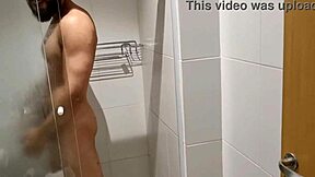 peguei meu meio primo no banho e adorei