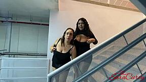 Mi hijastra y yo nos ponemos traviesas en el supermercado