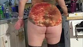 voyeur housewife sways her swollen lips dancing solo with toys