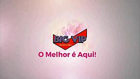 traí meu namorado com o professor na sala dele