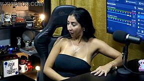 Renatinha Mello Kisses Ruan's Cock Hard In Podcast Barraco Outdoor Interview