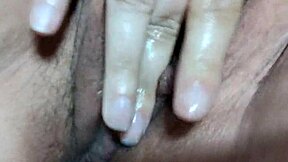 Fieryaries fingers her ass deeply with butt plug on aug 21