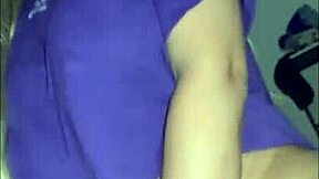 rabuda ruiva novinha peituda sits down so nicely on it