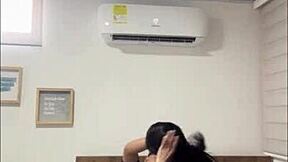 Le Doy Buena Compañía a Hermanastro Cabalgando su Rica Polla!