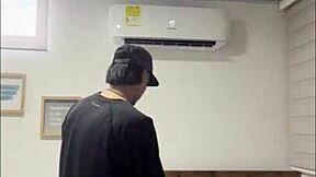 Le Doy Buena Compañía a Hermanastro Cabalgando su Rica Polla!