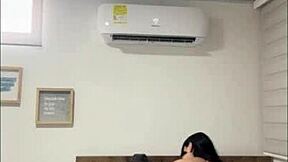 Le Doy Buena Compañía a Hermanastro Cabalgando su Rica Polla!