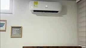 Le Doy Buena Compañía a Hermanastro Cabalgando su Rica Polla!