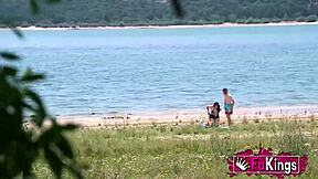 wanna see amanda luxor hunt dirty rookies for public outdoor fucks?