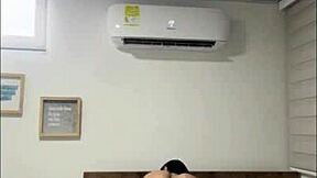 Le Doy Buena Compañía a Hermanastro Cabalgando su Rica Polla!