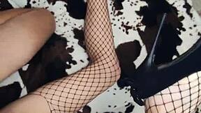 amateur wife slips into lingerie for close-up anal homemade fuck