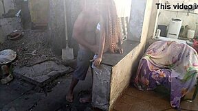 fudendo essa magrinha gostosa no quintal dela me deixando louco de tesao