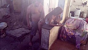 fudendo essa magrinha gostosa no quintal dela me deixando louco de tesao