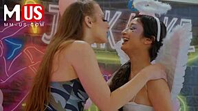 jerkaoke has lauren phillips n gia derza eatin each other out n fuckin wild!!
