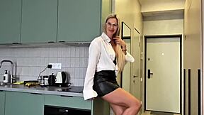 Hot Secretary Squirts Huge for Boss Despite Zero Work Skills