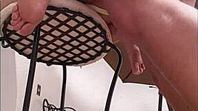 en la piscina publica mi chica pelirroja bikini anal fisting creampie divino 😍🍑💦