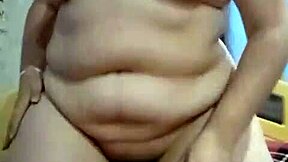 Submissive mary updates with curvy amateur poses in intimate november solo session