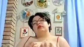 Chubby latina marysubmissive teases her big ass curves in homemade softcore update