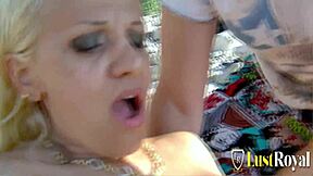 Sex-Hungry Blonde Milf Debora's Big Tits Bounce Beach Doggystyle Fuck!