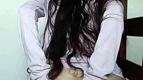 wanna see this petite slut's hairless cuzinho gaping in fetish show?