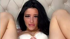 Horny American Student Fingers Dripping Pussy on Webcam