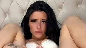 Horny American Student Fingers Dripping Pussy on Webcam