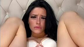 Horny American Student Fingers Dripping Pussy on Webcam