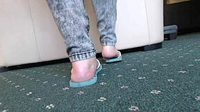 wanna see this bbw's feet in flip flops?