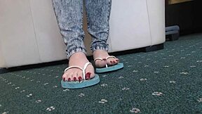 wanna see this bbw's feet in flip flops?