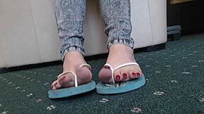 wanna see this bbw's feet in flip flops?