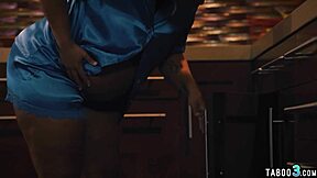 pregnant ebony milf avery jane hungers for big white cock deepthroat