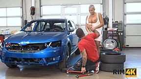 i get rimjob from big tits milf in garage heels