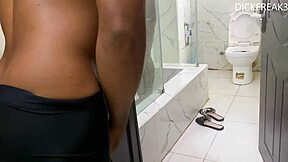 Boss wife's juicy bathtub creampie quickie with me