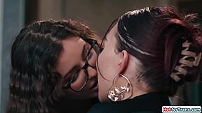 i fucked my tgirl college gf shaved pussy outdoors at cafe