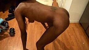 Quick Twerk Hides a Rhythm That Mesmerizes Onlookers