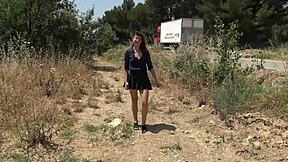 melany villes nue en exterieur pour un mmf tres chaud avec copains