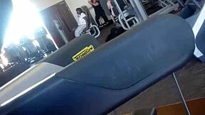 i can't stop staring at this sexy big ass shaking in the gym