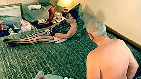 granny princess leia deepthroats han solo cock while fingering herself... so hot!!