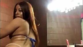 Watch this big black ass ebony twerk and shake hypnotically