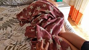 hermanastra virgen deja la puerta abierta y un monster cock le rompe el cherry en doggystyle rough!