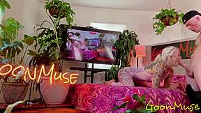 Tattooed babe Nichole Saphir rides monster cock wildly