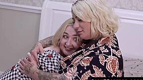 Stepdaughter Em Yang Grinds Pussy on Katie Summers' Face for Taboo Oral Bliss
